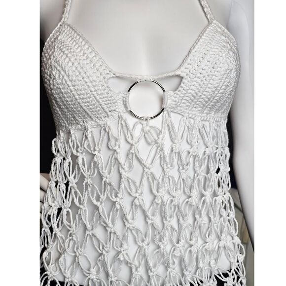 🌼 Handmade Crochet Top w/ Ring Detail - Picture 3 of 7